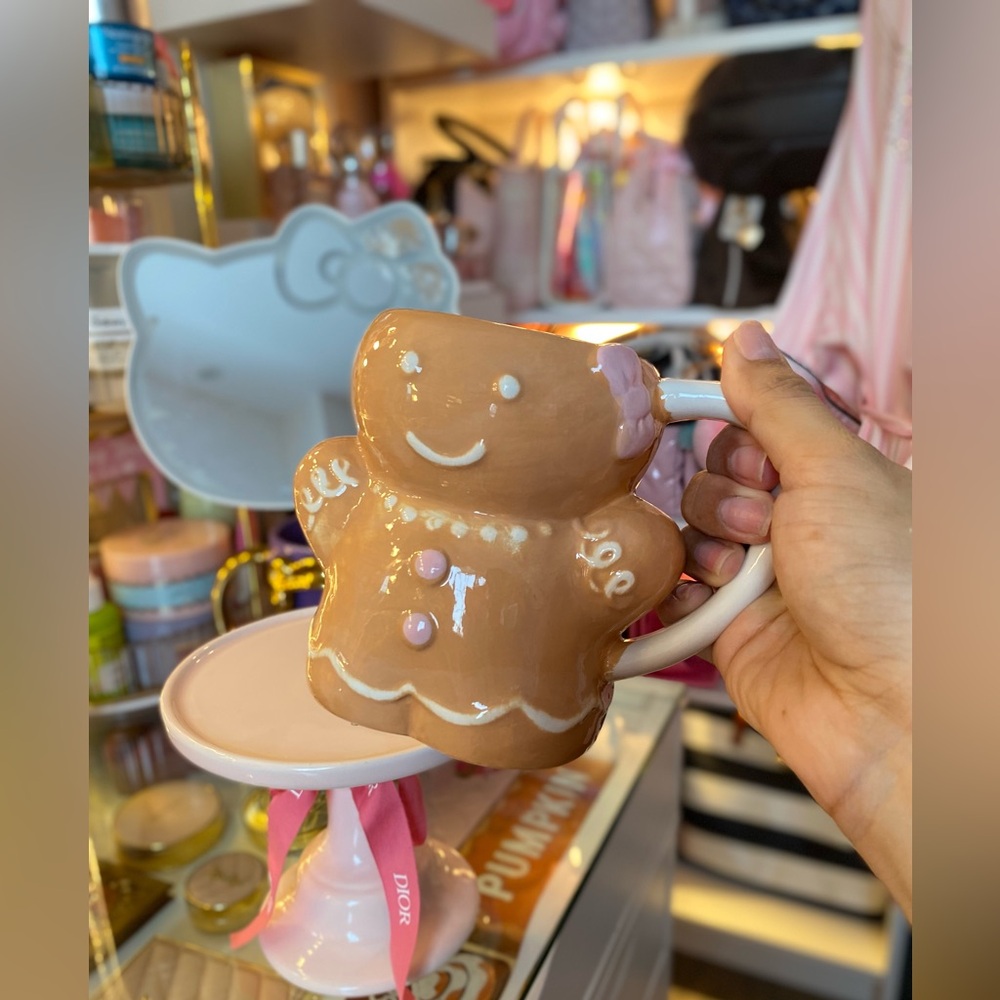 🎀 Cute Gingerbread Girl Mug with pink bow
